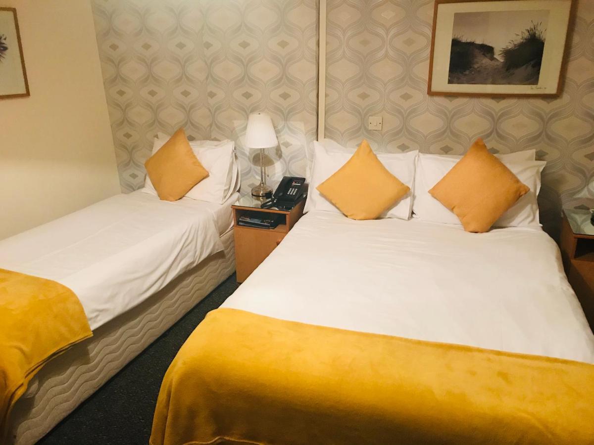 Dobbins Inn Carrickfergus Exteriör bild